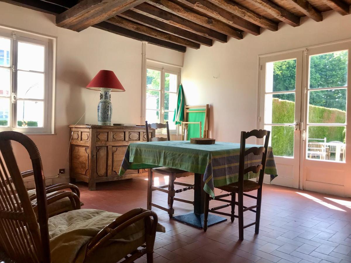 Gite De Mauxe Acquigny Exterior foto